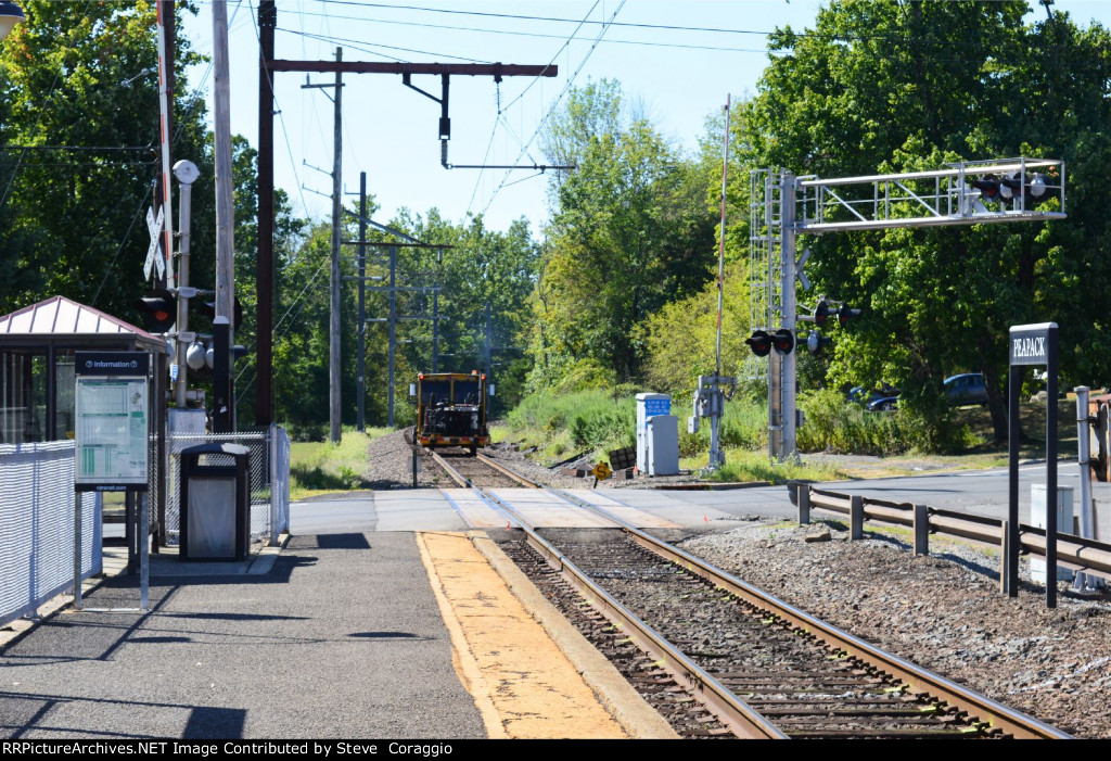    NJTR SP 2013Approaching Holland Avenue Grade Crossing